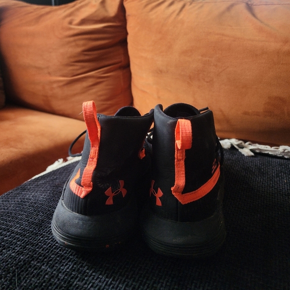Under Armour Curry 3s size 6.5Y / 39 black and bright orange - Picture 3 of 6